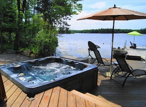 Midland cottage hot tub